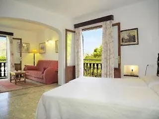 Pinos Cala de Sant Vicenc