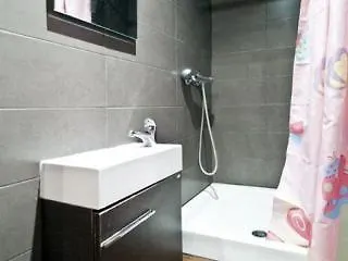 Pinos לינה וארוחת בוקר