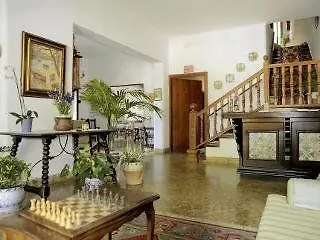 Pinos לינה וארוחת בוקר